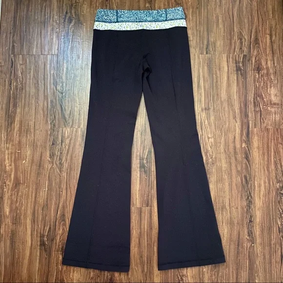 Lululemon Flare Yoga Pants Leggings Sz 6 - Picture 6 of 6